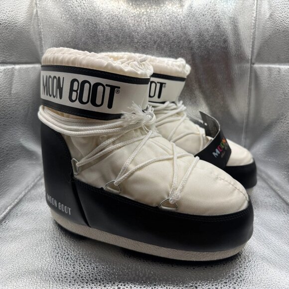 Size 4.5/6 Moon Boot Low Icon Nylon Black and White Mens Snow Boots - Picture 1 of 12